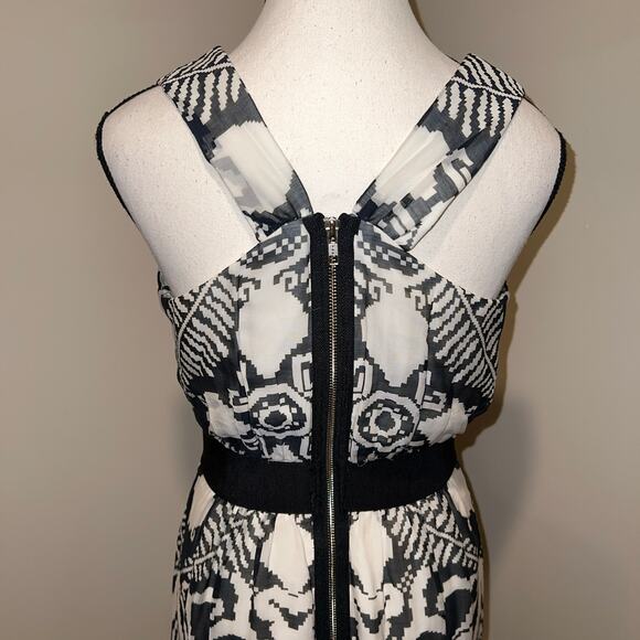 Milly of New York Bold Black White Geometric Cross Back V-Neck Dress Size 2 - Picture 7 of 16